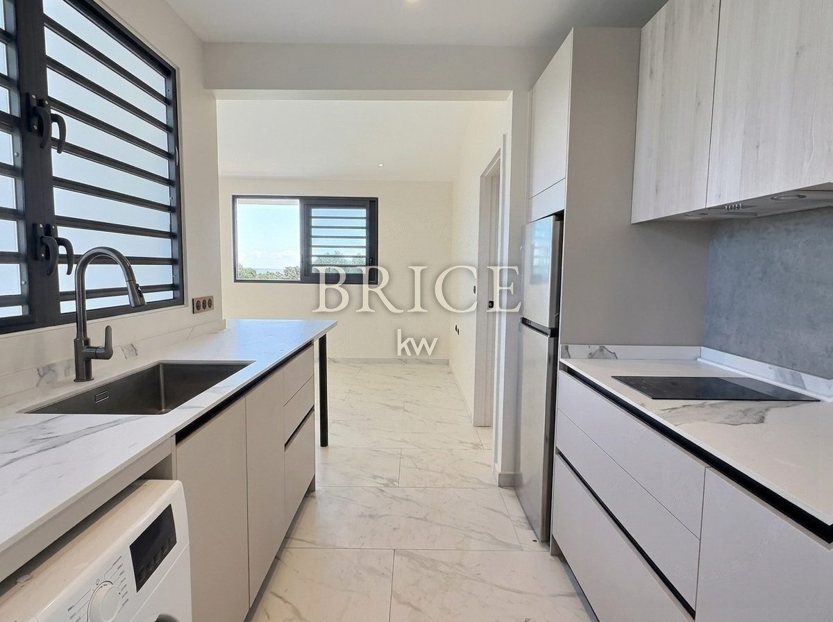 Villa triplex neuve avec piscine, Pamatai Hills