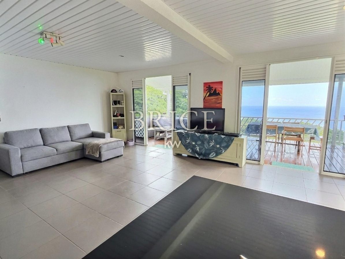 Maison F5 avec piscine et vue mer, Te Maru Ata