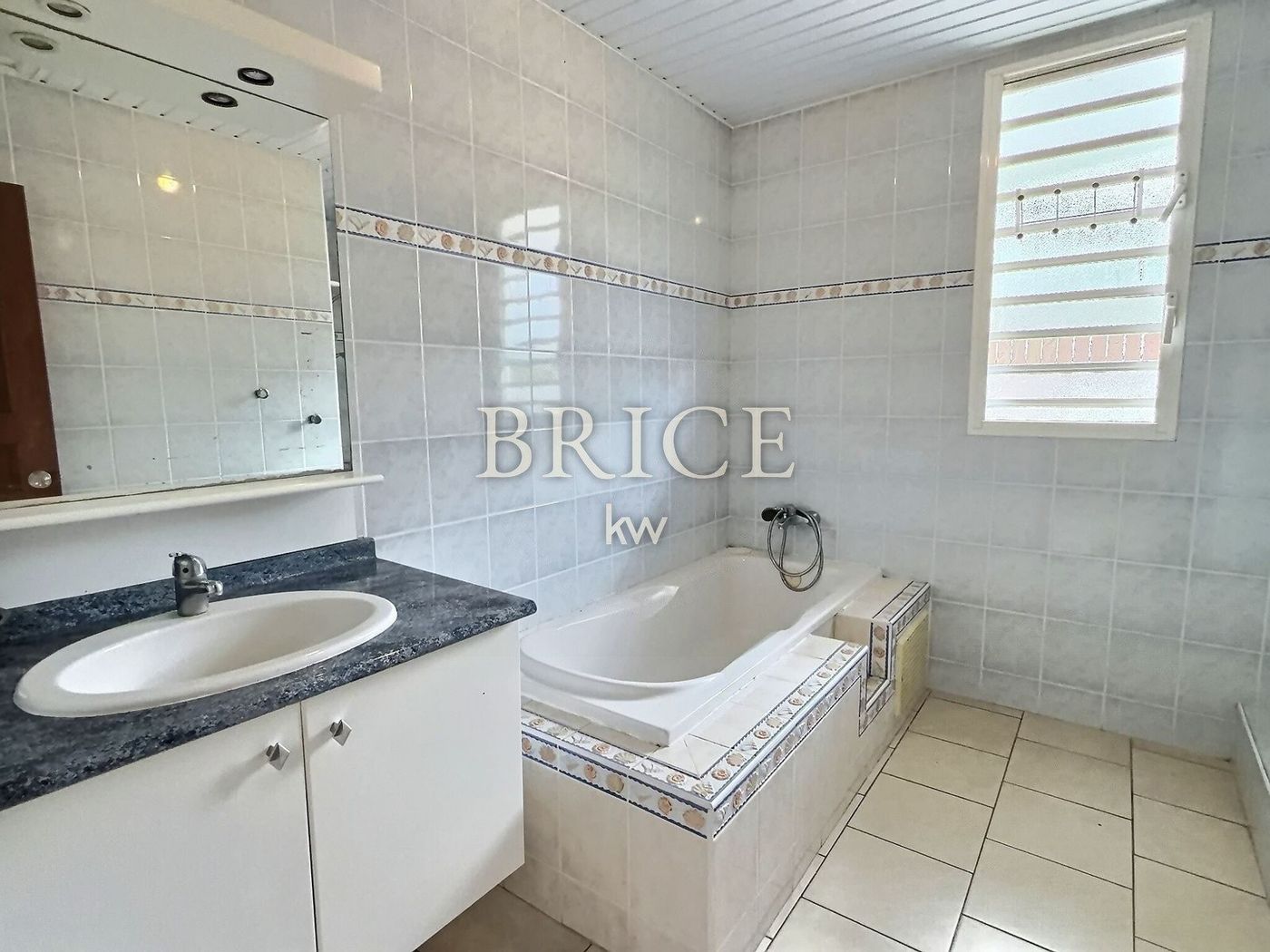 Maison F5 avec piscine et vue mer, Te Maru Ata