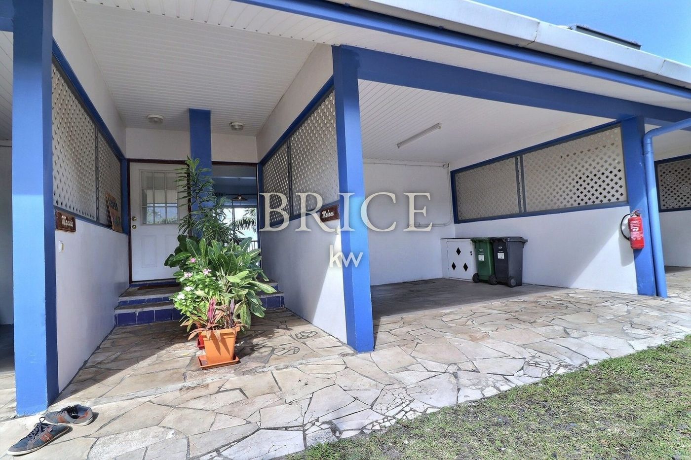 Duplex F3 avec piscine, résidence Fare Vaimiti