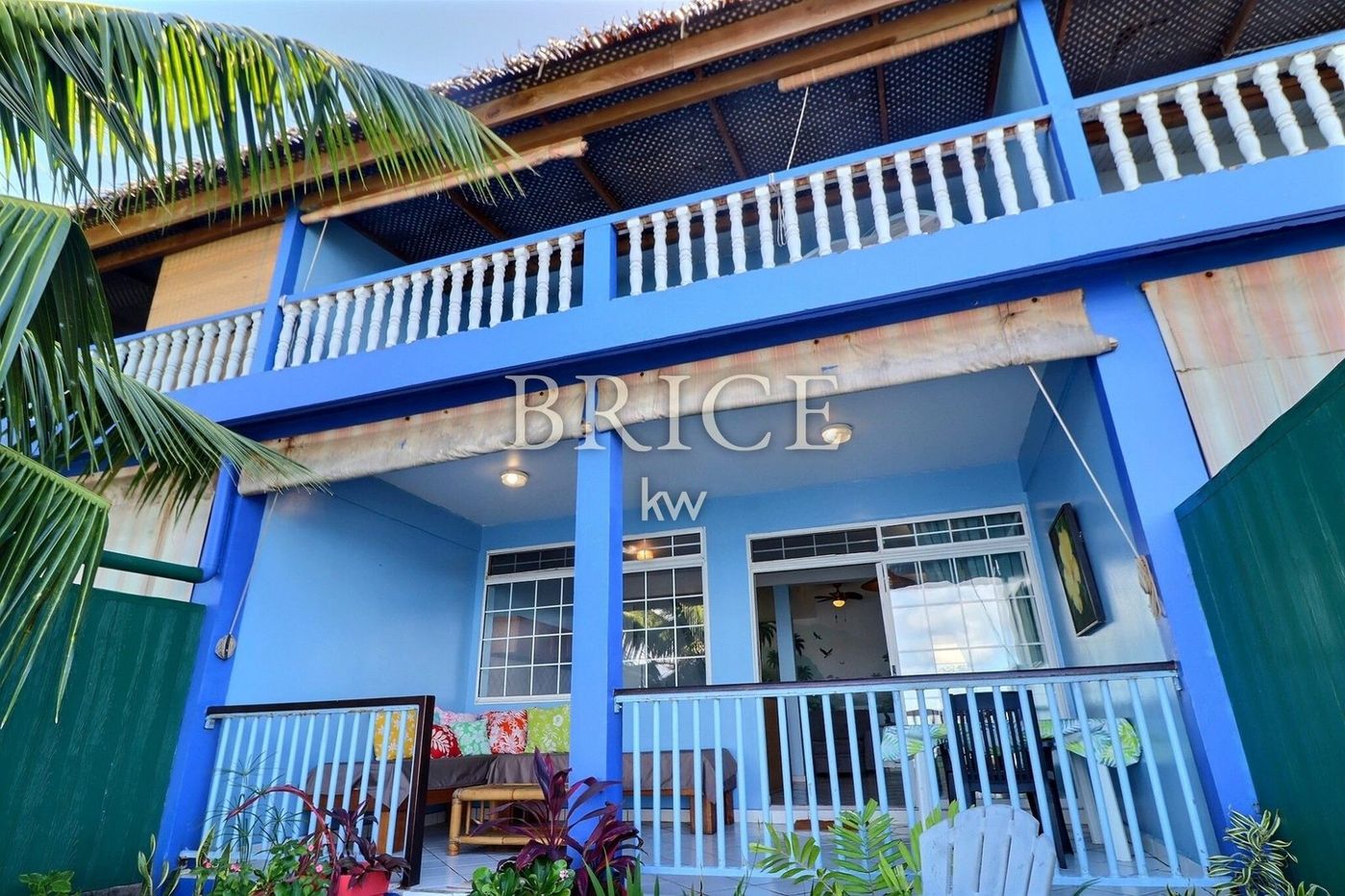 Duplex F3 avec piscine, résidence Fare Vaimiti