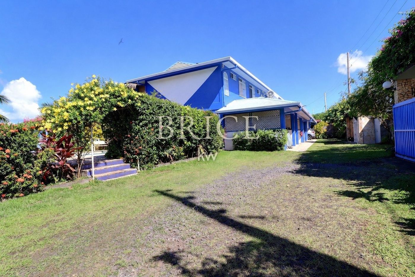 Duplex F3 avec piscine, résidence Fare Vaimiti
