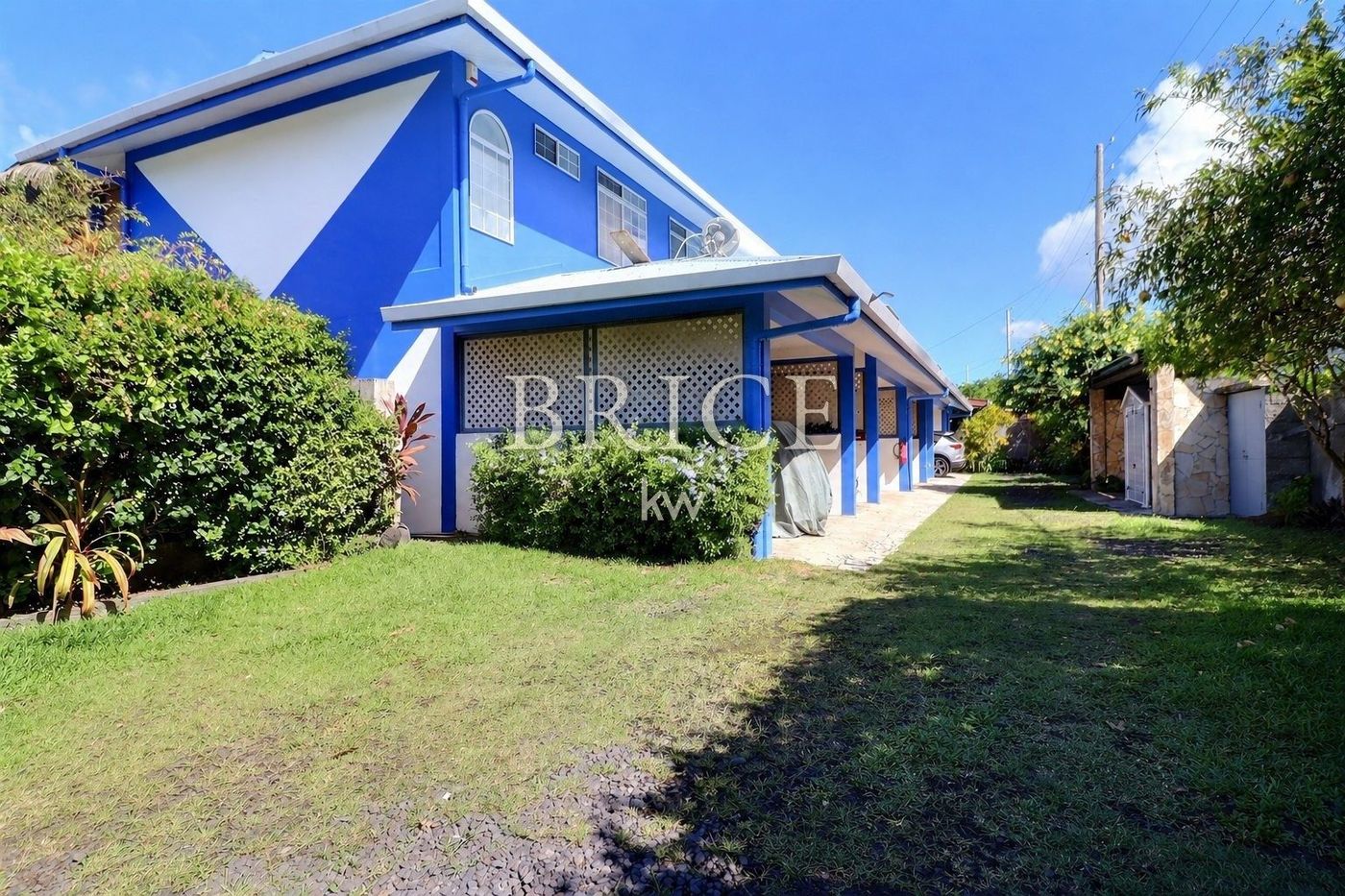 Duplex F3 avec piscine, résidence Fare Vaimiti