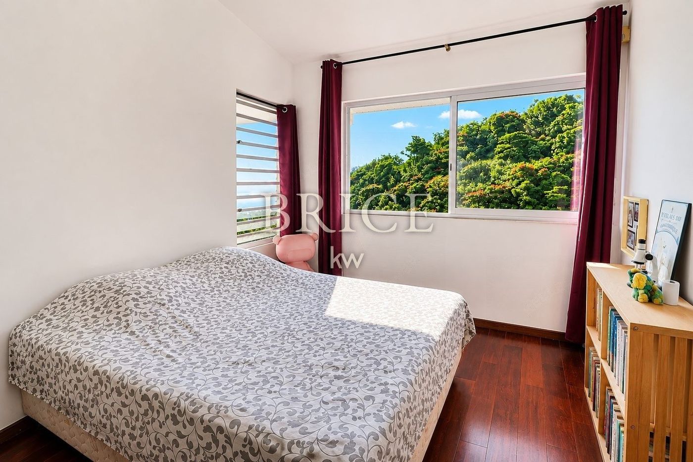 Villa F4 et sa pièce de vie de 80 m², vue Moorea