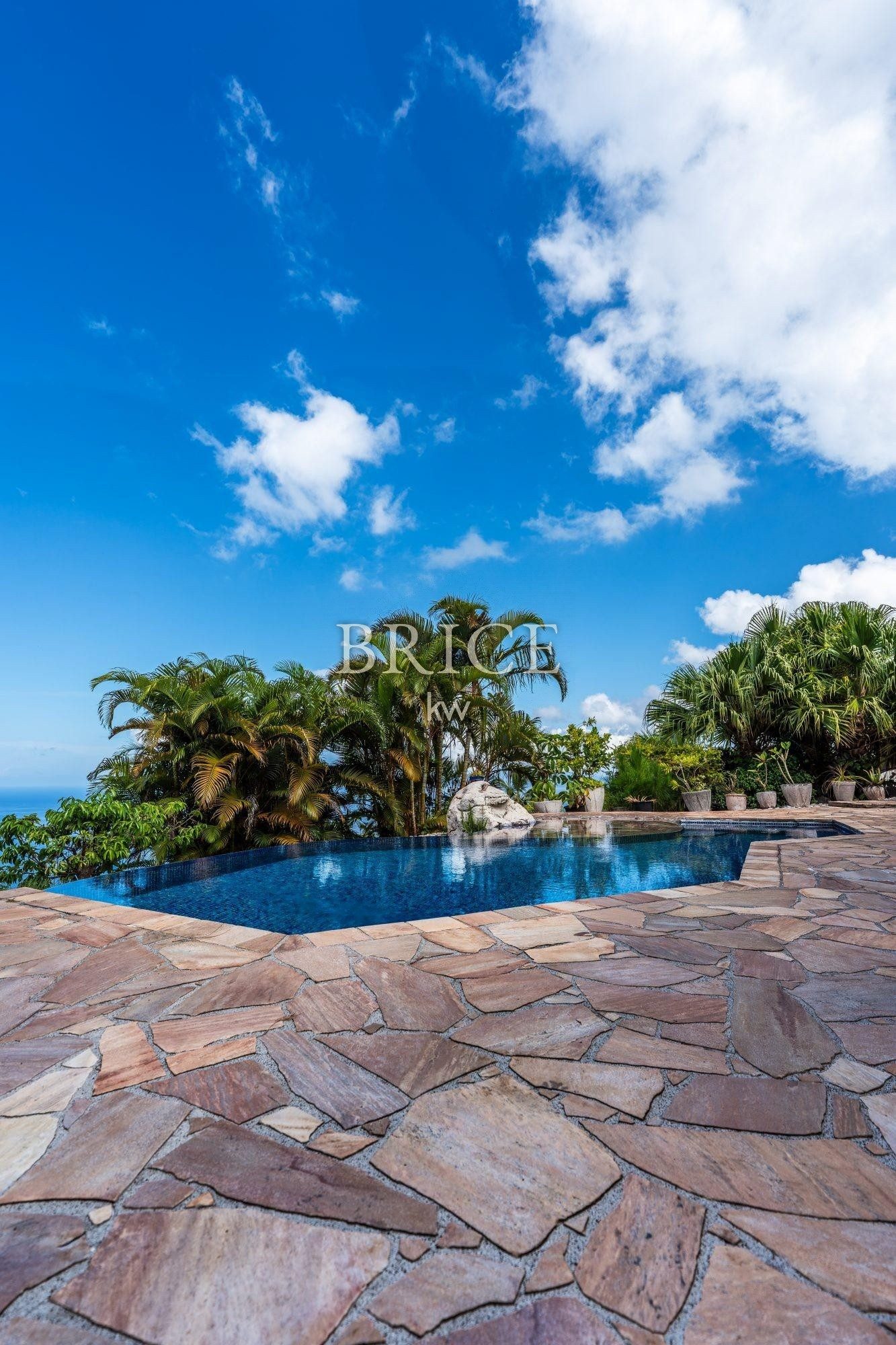 Deux habitations indépendantes, double vue Moorea et lagon