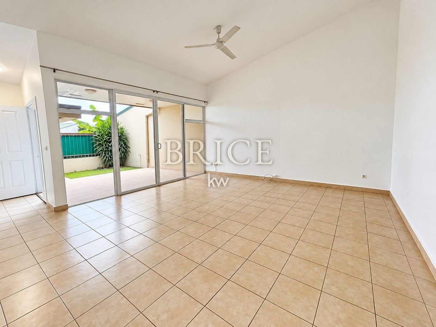 Maison F3 de plain-pied en résidence sécurisée avec piscine