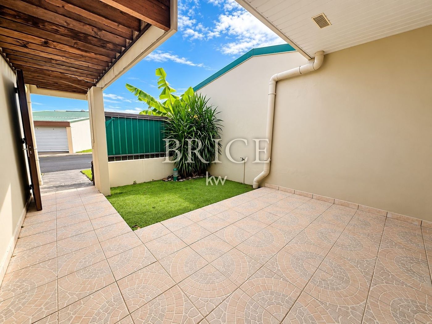 Maison F3 de plain-pied en résidence sécurisée avec piscine