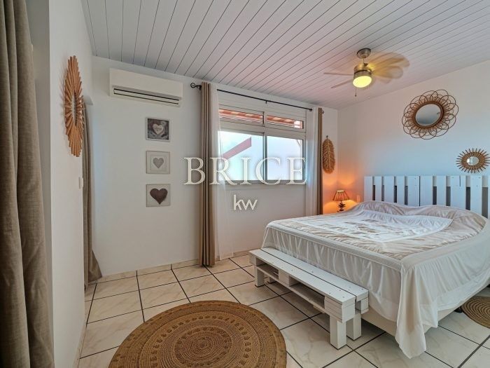 Maison F4 meublée, vue sur Moorea et piscine en résidence