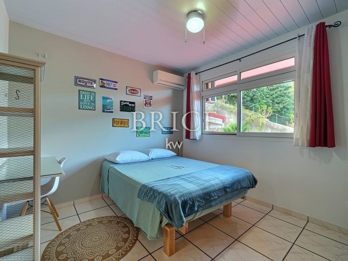 Maison F4 meublée, vue sur Moorea et piscine en résidence